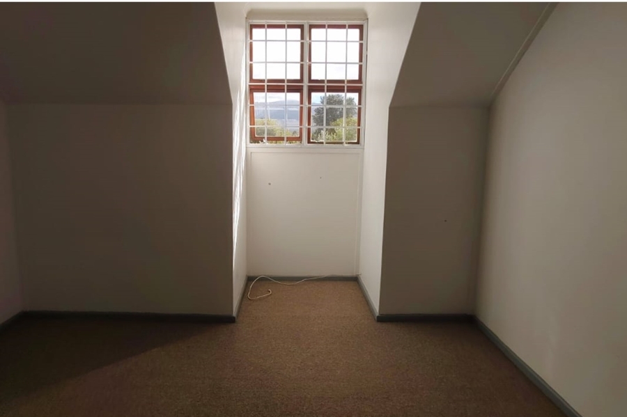 To Let 4 Bedroom Property for Rent in Heather Park Western Cape